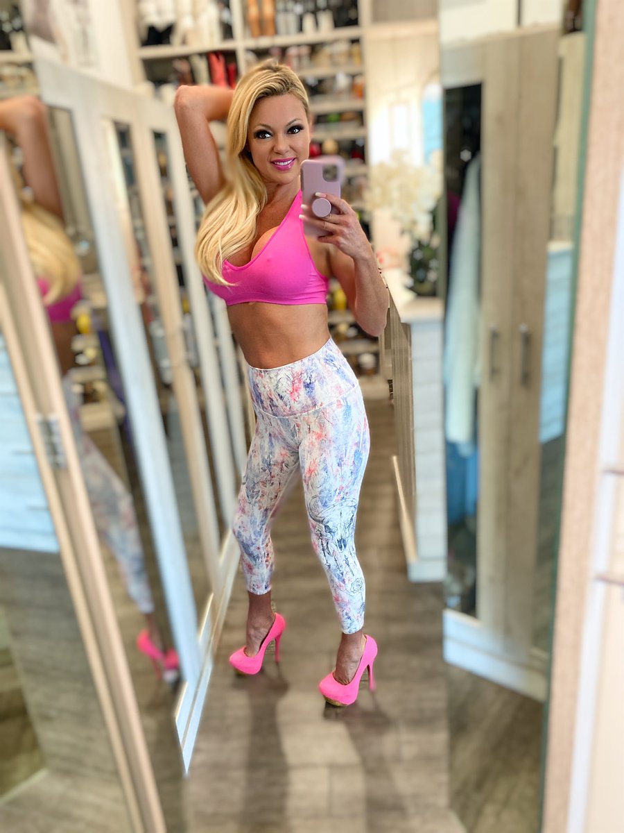 ChanelstJames1's tweet photo. How is your day going? Let’s chat on my only fans❣️❣️ https://t.co/CPFiAuhFR7
