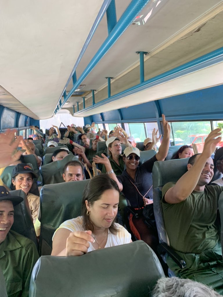 Camila28576075's tweet photo. @MinfarC presentes en la recuperación de #Cuba 🇨🇺🇨🇺 que se recupera porque somos un huracán con categoría de amor❤️y mucha dignidad #YoSigoAMiPresidente #CubaEsAmor https://t.co/8f5XEhMhGw