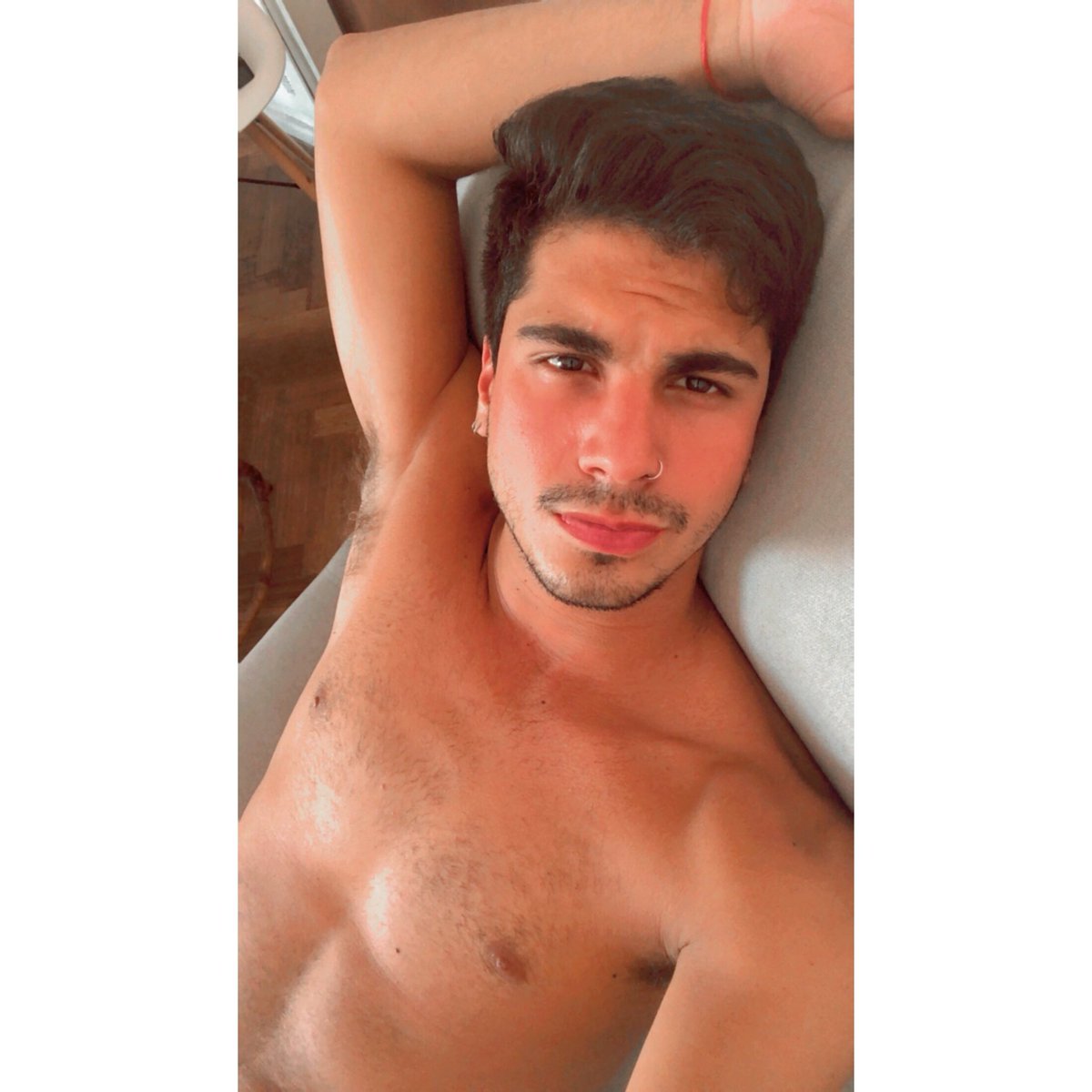 Rodry11220's tweet image. Buenas tardes guapuras 🔥