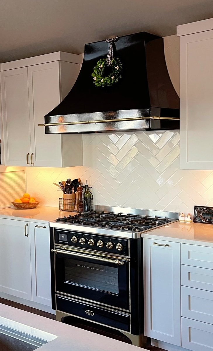 cabinetmakers's tweet photo. ๐คฉ RT @TimelessKitchDz: just finished a kitchen this year and combined black and brass! stunning!
#KBtribechat #timelesskitchendesign #seattledesigner
@DiscoverZephyr
@KBtribechat https://t.co/mp4lavCa02