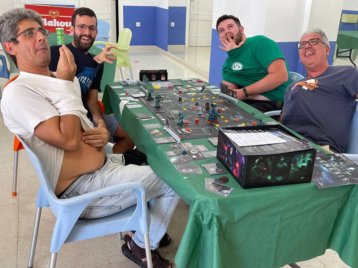 acmueveficha's tweet photo. Jugando a #Nemesis publicado por @Edge_Ent, un juego semi cooperativo en el cual tendrás que sobrevivir a la invasión alienígena.
#juegosdemesa #boardgames #Nemesis #EdgeEntertainment https://t.co/Mgs9O3vAa7