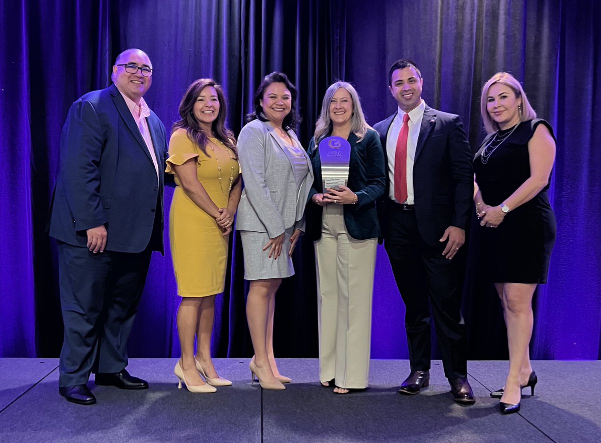 DFWRHCA's tweet photo. #SanAntonio🌙 And the winners are…
Elaiza Alvarez with @LAN_Engineering
🏆Woman of the Year A/E/C
Sherrika Arch with Straight Line Management LLC
🏆A/E/C Firm of the Year
Congratulations! #IAMLUNA🌙 https://t.co/WUZSsceNW6