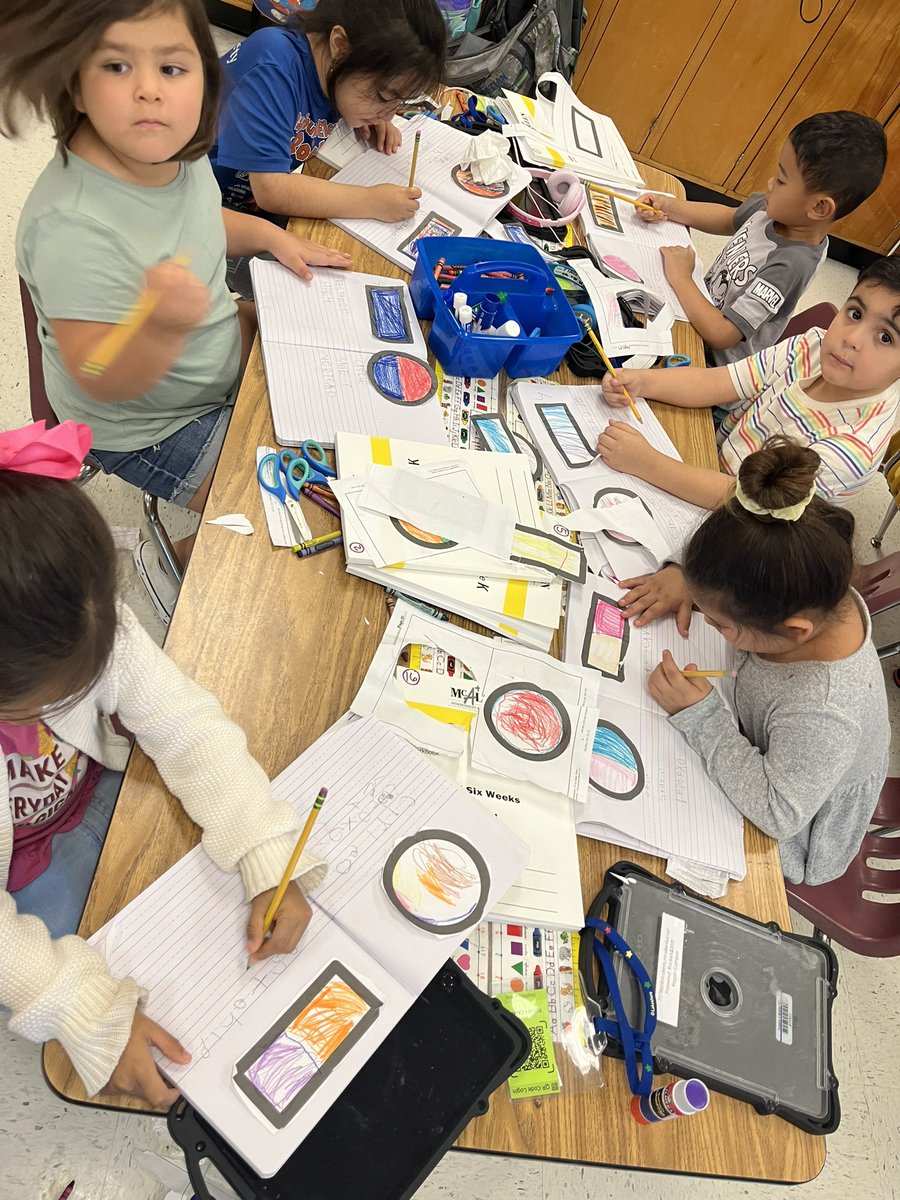 mrs_falcon's tweet photo. This week is all about 2D shapes, circle and rectangle. We put those shapes in our math journals and talked about how many sides and vertices these shapes have. https://t.co/GsDwUGvCVf