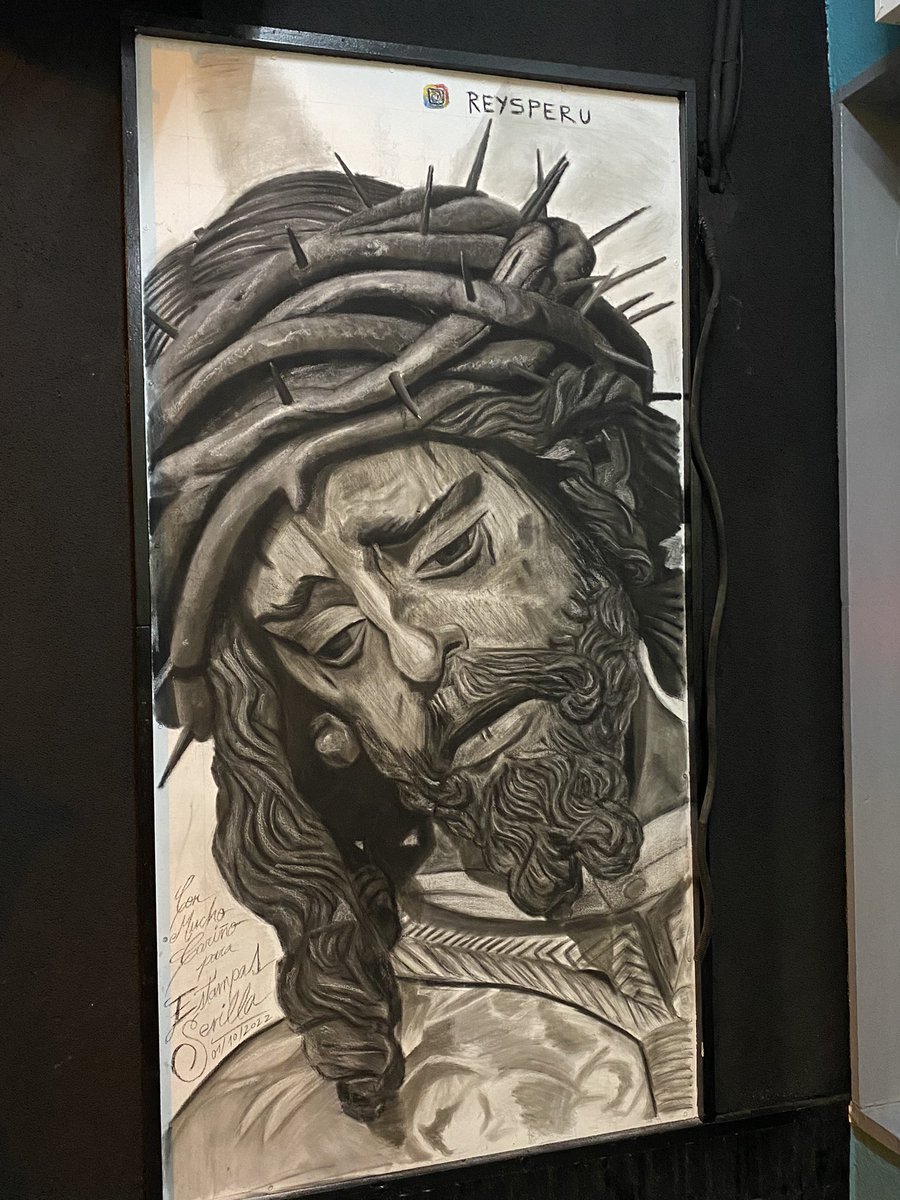 Todo un lujo contar con esta magnífica obra de dos metros de nuestro gran amigo <a href="/PeruReys/">Reys Peru</a> en nuestra tienda de la calle Jesus del Gran Poder, número 5.

El SEÑOR, está en cualquier rincón de Sevilla.