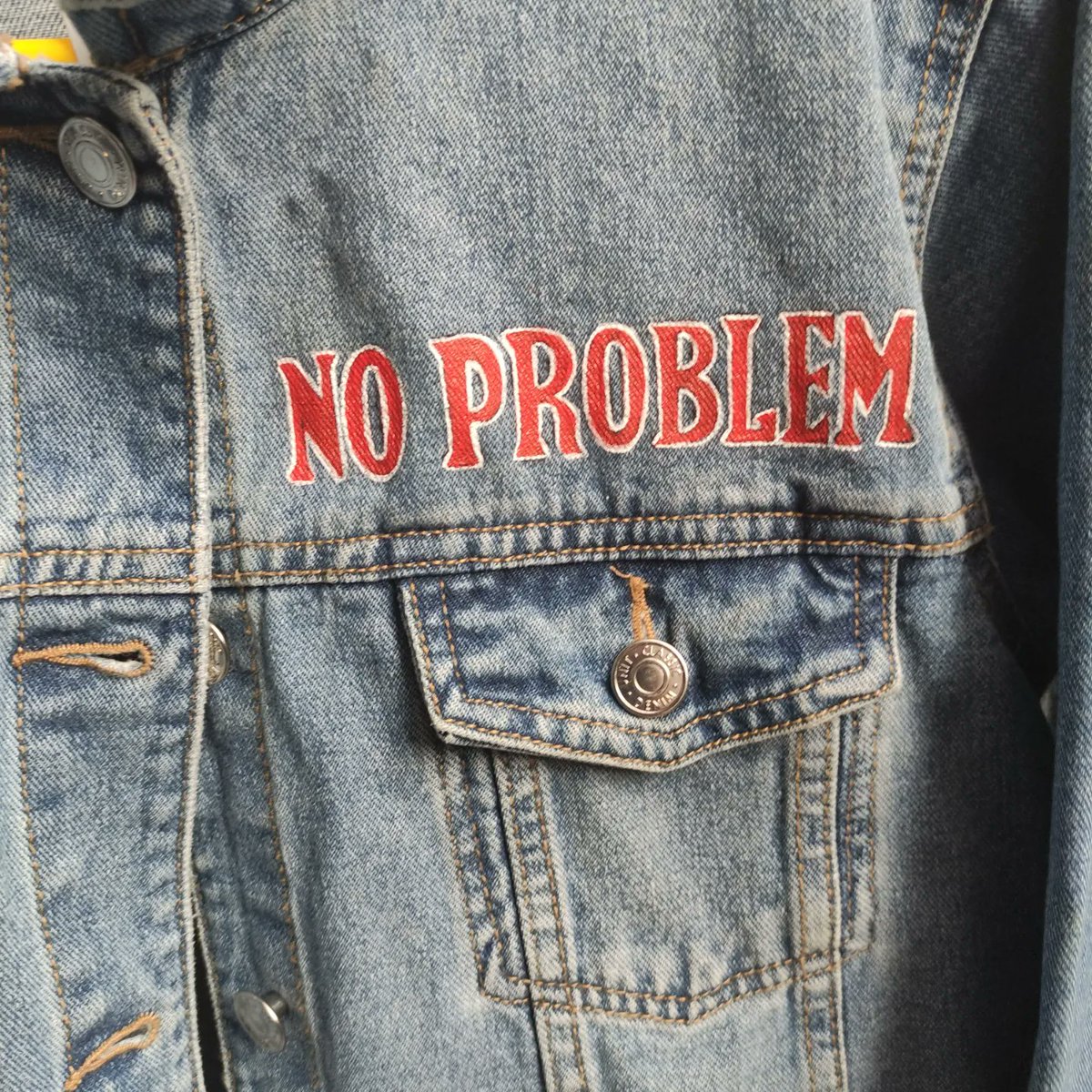 HonuaPelusa's tweet photo. ¡No hay problema! Alf ha vuelto para quedarse en una de nuestras chaquetas 😍
#alf #notproblem #90s #80s #series #chaquetas #chaquetasjeans #moda #jacket #art #customjacket #handmade https://t.co/FQUAJZir7t