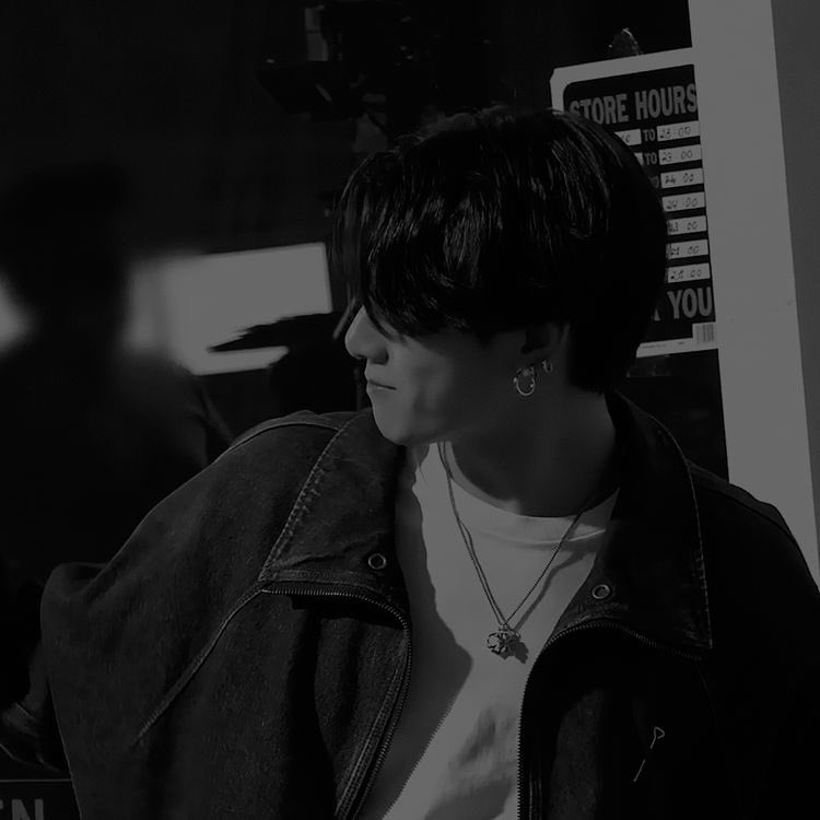 #vkook / #kookv au, где случайная авария раскрывает тайны, открывает глаза на происходящее и заставляет начать полноценную жизнь. 

#taekook / #kooktae