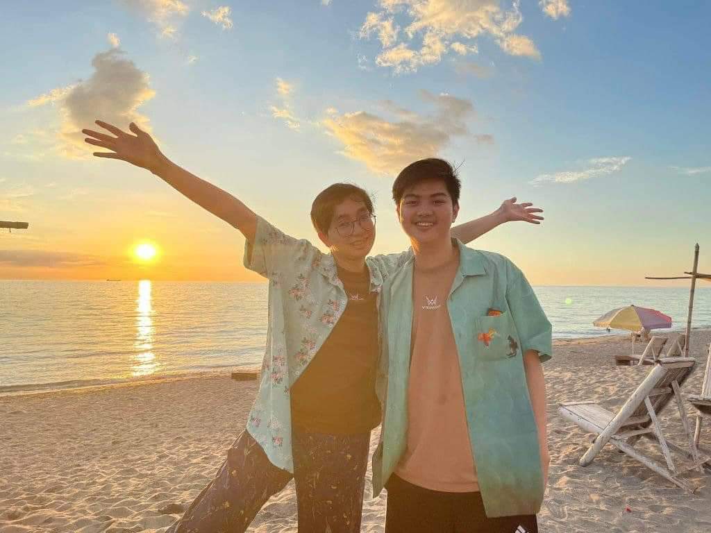 OhMyV33Vice's tweet photo. To the Best Jungler and Best Boyfriend. Happy happy birthday! Stay happy and In love. 

#22andWISEr https://t.co/uR65bGUa6Y