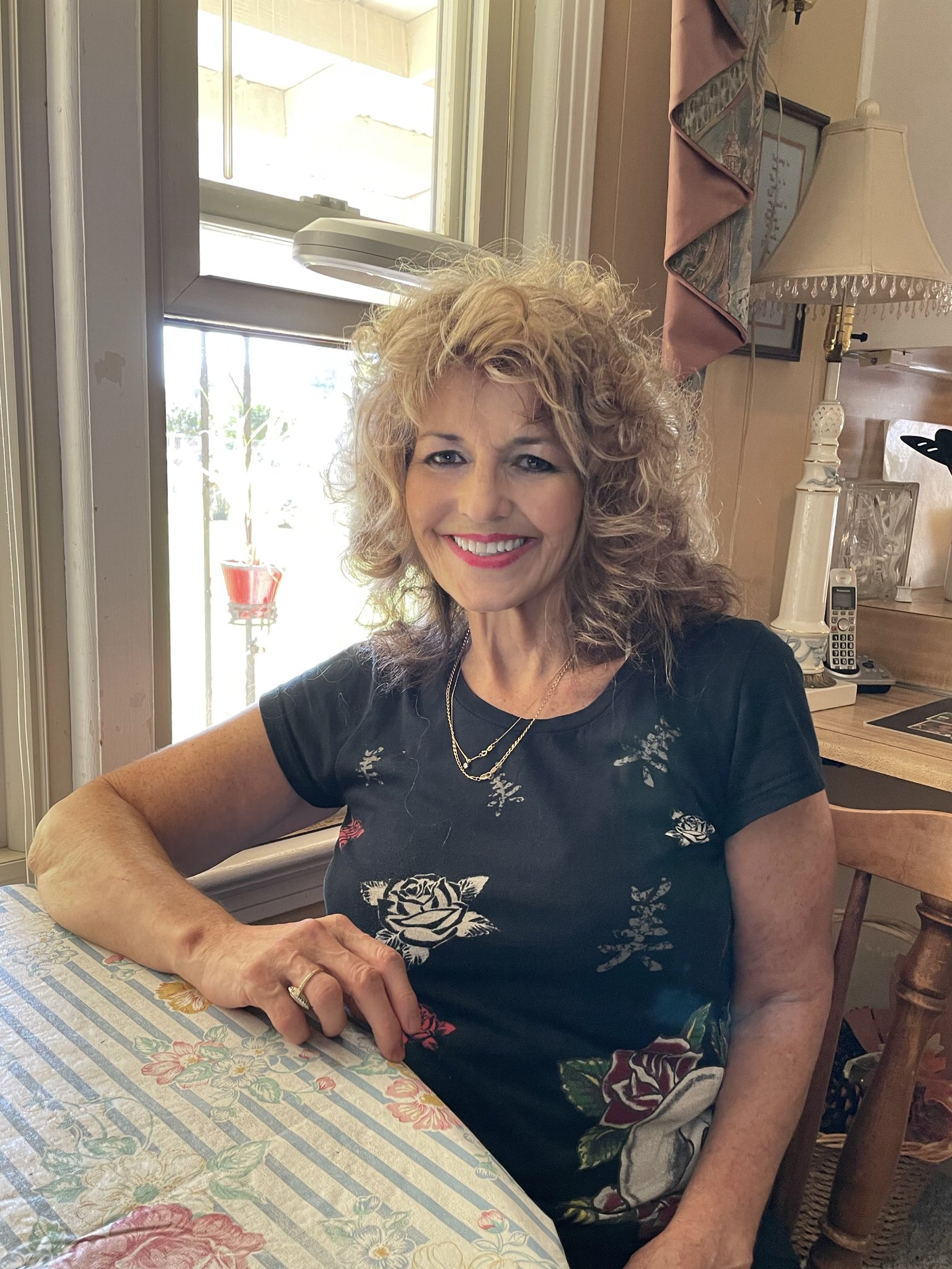 Joni Knight on Twitter "Taking a break. 👋😁 https//t.co/un5rBuVD9O