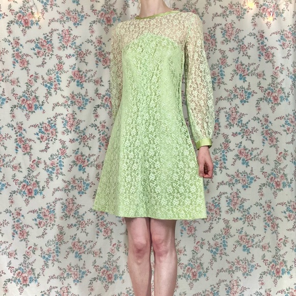 songsofserenity's tweet photo. So good I had to share! Check out all the items I'm loving on @Poshmarkapp from @dawn8259 #poshmark #fashion #style #shopmycloset #gucci #handcrafted #katespade: https://t.co/8bJNOyf02X https://t.co/oitivU9mxb