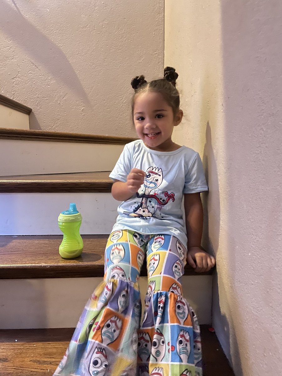 Norris_Kaleigh1's tweet photo. Ended my first month (back) in VCC at 138% attainment 🤍 Not bad for not being in a sales environment for 13 months ☺️ Here’s how my 2 year old feels about it. https://t.co/hQMcBn7KZQ
