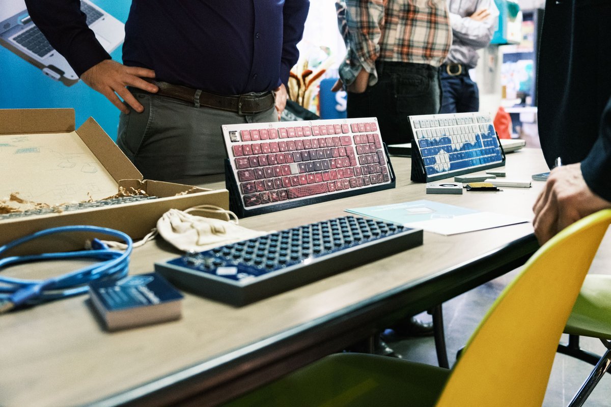 Nous avons eu le plaisir de participer à l'apéro innovation organisé par Tutti Frutti Event sur le thème du #numériqueresponsable au  Shadok !

Un plaisir d'échanger avec des personnes engagées pour un numérique responsable et de débattre sur l'avenir de celui-ci. ♻️