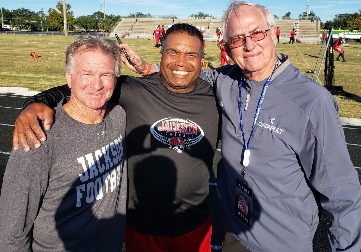 Catapult Sports is at rescheduled games Tuesday Night. Pic 1 Jackson Tigers (21) Head Coaches Chris Foy & the man the field is named after Kevin Sullivan vs pic 2 Ribault Trojans (6) Aaron Pickney. Sandalwood Saints (51) Adam Geis vs Nease Panthers (31) Collin Drafts. Florida! https://t.co/P8wi5dEuf3