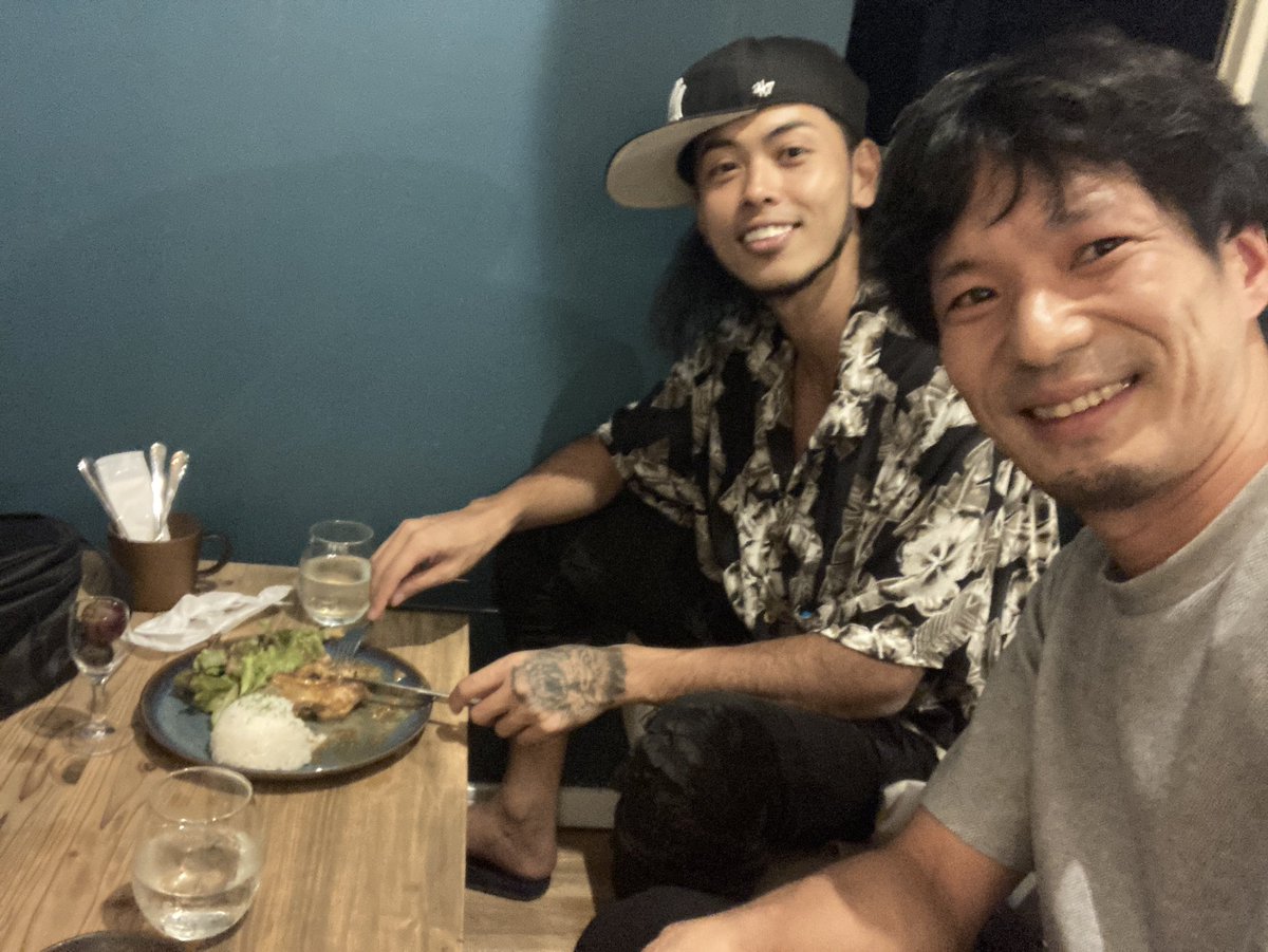 材木座に10月3日openしたcafe DROP INさん、ビーチの目の前にある素敵なロケーションに農家さんから直で仕入れられている美味しいフルーツがとっても美味しいです
なんとコーヒーメニューにはArbol coffeeの豆を使って頂いてます、嬉しい😊✨