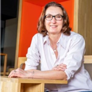 Servane Delanoë-Gueguen est nommée Doyenne de la Faculté de <a href="/tbs_education/">TBS Education</a> 👉bit.ly/3EkucAL
<a href="/Lavignestefanie/">Stephanie Lavigne</a>  <a href="/CeliaBaroin/">Célia Baroin</a>