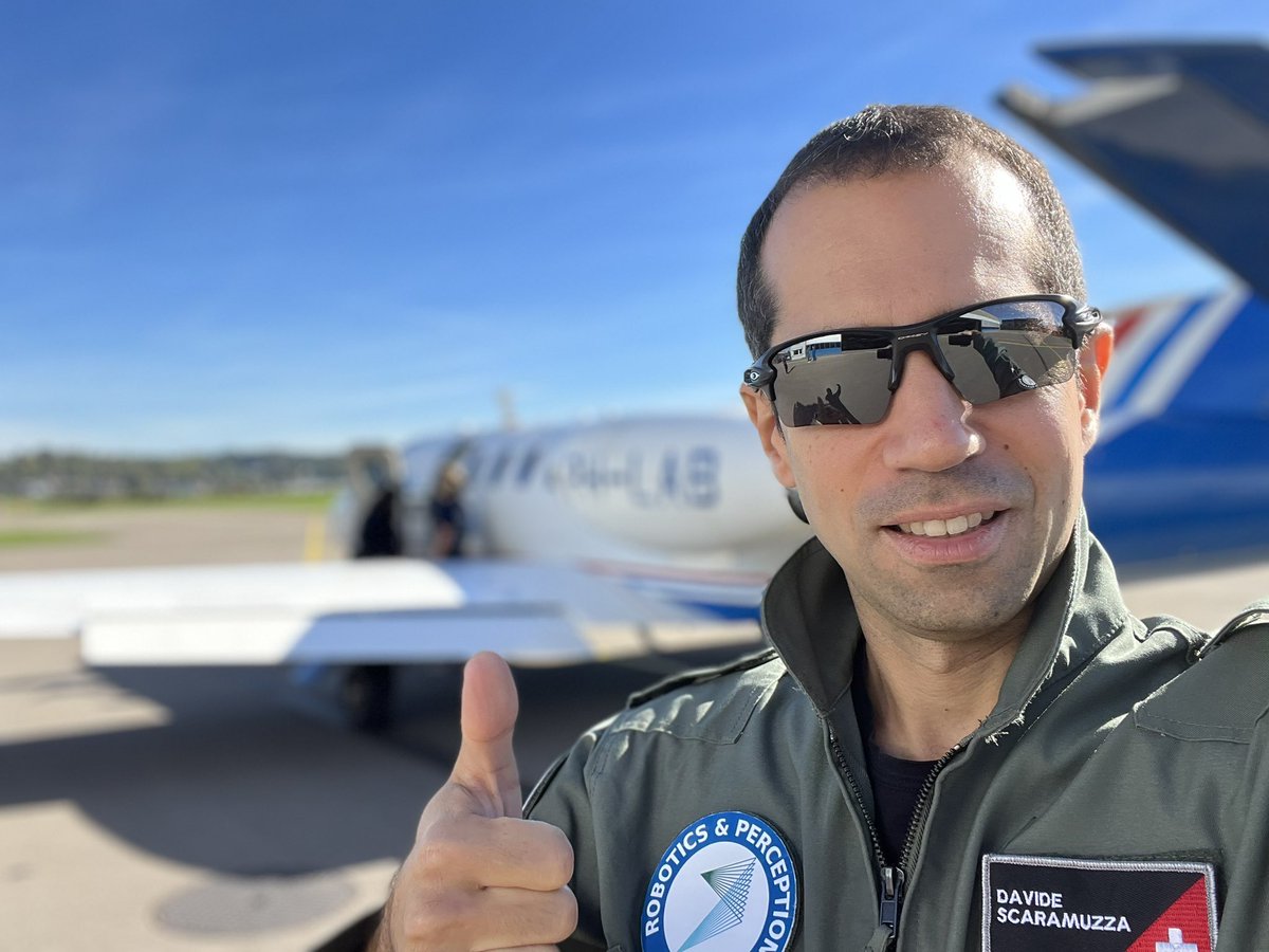 davsca1's tweet photo. Today we did our first experiment in reduced, hyper, and zero gravity! Our goal: study how different g affects self motion estimation in drone pilots in view of future human space missions. A unique opportunity made possible by the @UZHspacehub @UZH_en @NLR_NL w/ @chr_pfeiffer https://t.co/EXZ6aH1Ipt