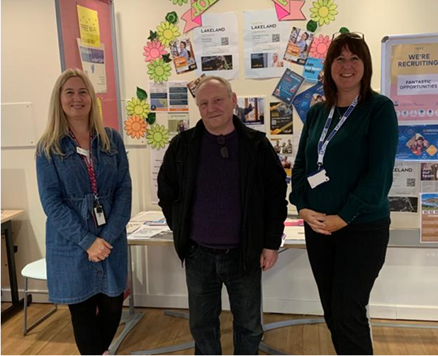 Amazing good news story below from our colleagues at #Kendal Jobcentre! 👏

Effective action taken and collaborative working between our Work Coach Sarah &amp; our Employer Advisor Sam to support John with a job start 🏆

Well done to everyone involved! 🙌
#GetBritainWorking

📸👇