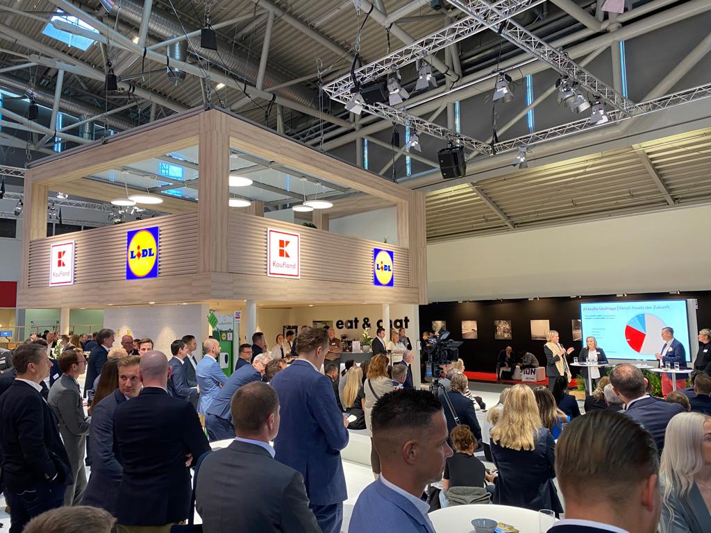 This year, #EXPOREAL's Grand Plaza in hall C2 is once again the center for retail. Here, future strategies and concepts are discussed and numerous exhibitors from the food, drugstore, textile and system gastronomy sectors present themselves. #retail #realestate #property