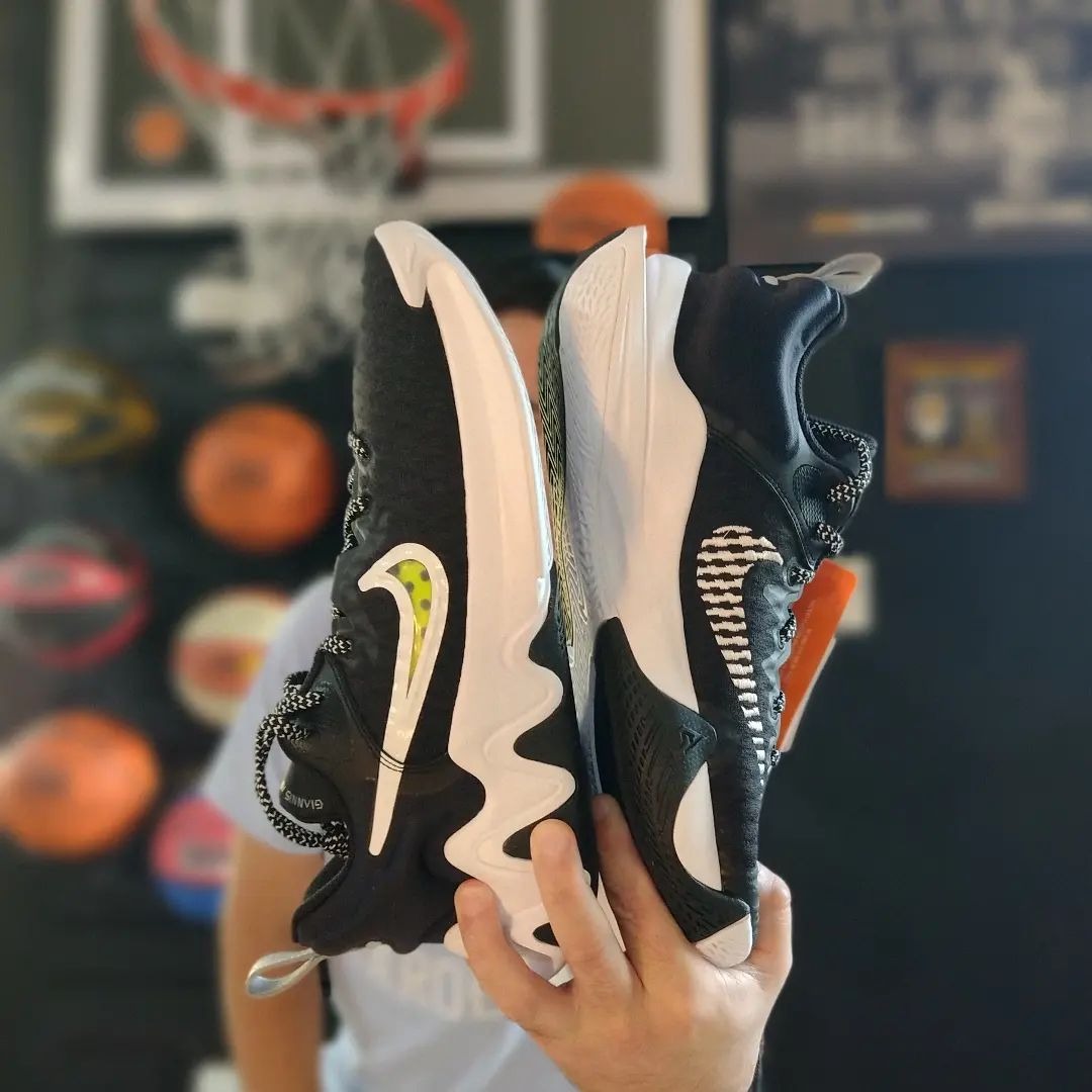 SDBasketStore's tweet photo. ⚠️ El talle más chico que tenemos por el momento.
✅ #Nike Giannis Inmortality, disponible en 6 US.
🛫 ¡Envíos a todo el país! 🇦🇷
#Slandunk #SlamdunkArgentina https://t.co/RwUF2XAzhe