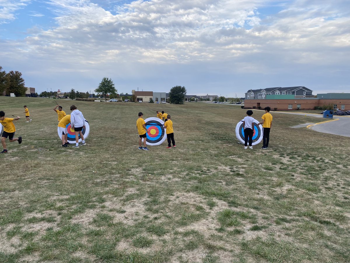 goadct's tweet photo. Nothing but bullseyes on coach Youker’s watch. Great week to get our archery unit in. @CTMSBulldog @OlatheMSPE https://t.co/VK0QkDGbj2