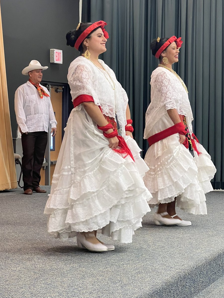MrWatkins5th's tweet photo. Celebrating Hispanic Heritage Month At Hirsh Elementary @HirschHawk @yahouston @SpringISD https://t.co/mKAHLUZR8L