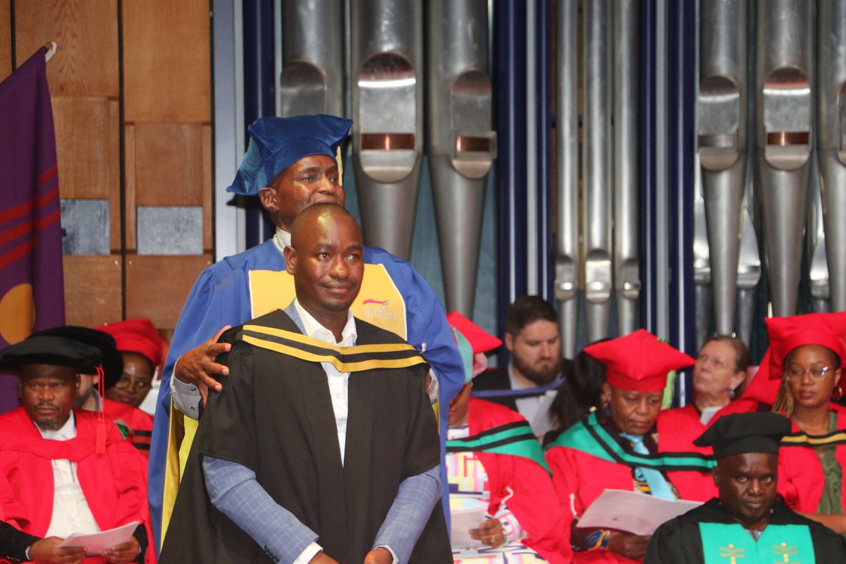 unisa's tweet photo. Congratulations on your Diploma This is the beginning of great accomplishment. Wishing you the best on this momentous day. #circleofexcellence #2022UnisaGraduations 👏 https://t.co/RvjxgpZz1c