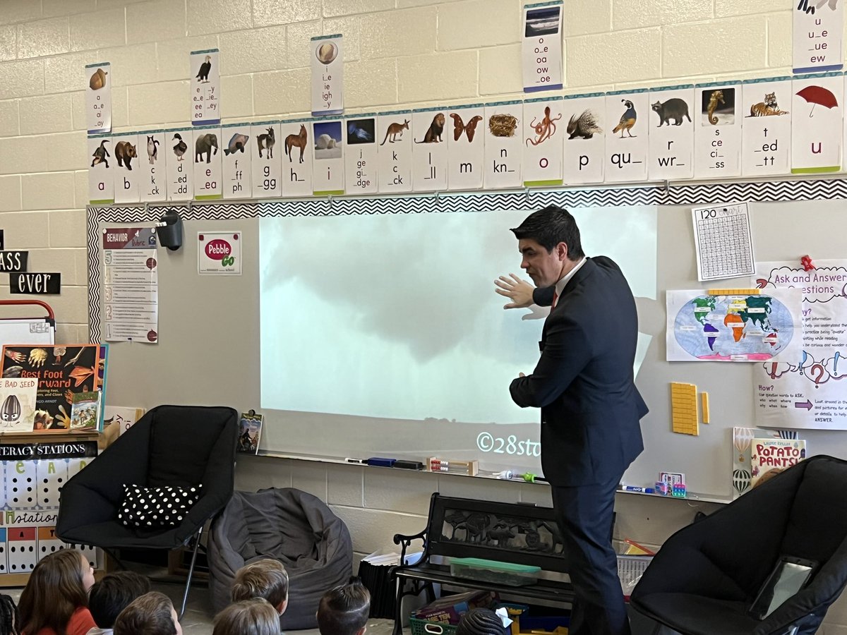 malette_amanda's tweet photo. We had a wonderful visit with meteorologist @RyanBeesleyFox5 this morning!  He talked to us about his job, weather, and the storm chaser!  Such a fun way to bring the things we’ve learned about in class to life!  #community #realworldconnections https://t.co/vVU8Dn5bY5