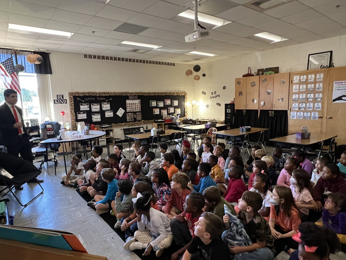 malette_amanda's tweet photo. We had a wonderful visit with meteorologist @RyanBeesleyFox5 this morning!  He talked to us about his job, weather, and the storm chaser!  Such a fun way to bring the things we’ve learned about in class to life!  #community #realworldconnections https://t.co/vVU8Dn5bY5