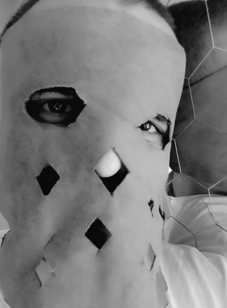 MeFFisto8's tweet photo. Step 1, find a peace of leather while unpacking winter clothes.
Step 2, take a break, roll a big spliff and play with it.
Step 3, publish it while you are still high and feeling like the most talented person ever.
😎
#HomeMadeMask #BoredDom #WednesdayIsLittleFriday #GayZagreb https://t.co/H2mBFO4IIW