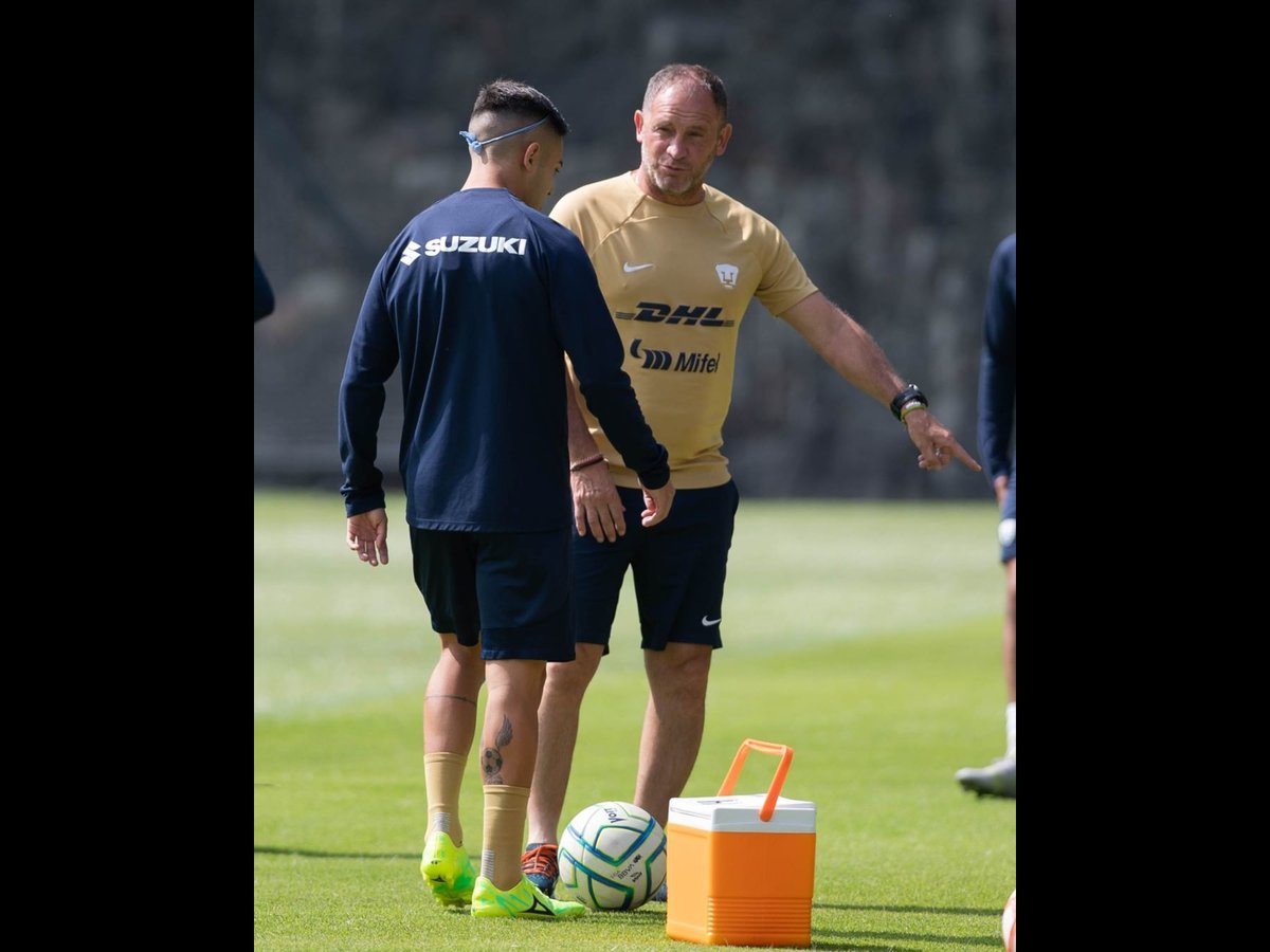 LaJornada's tweet photo. Dimos lo máximo por el club, dice Lillini en su despedida de @PumasMX
Todos Sabemos quién será su relevo, afirma #MarioTrejo https://t.co/jbM3P9dFLp https://t.co/nv3bMFs2l1