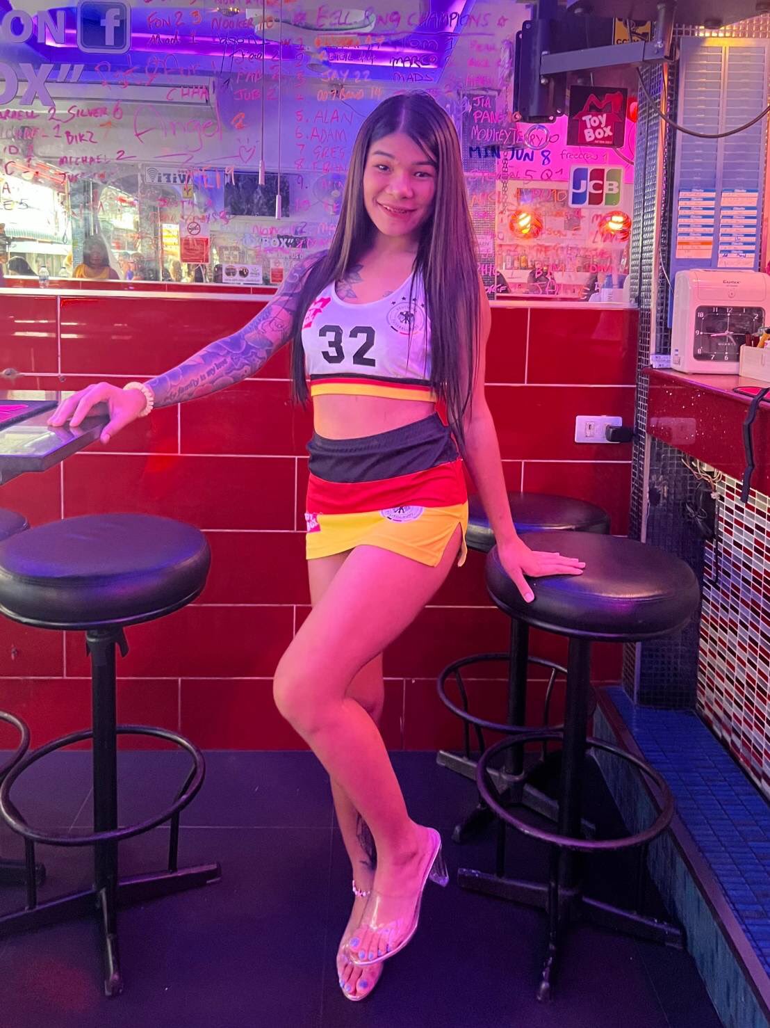 Toy Box Soi 6 Pattaya on Twitter and have some naughty fun at