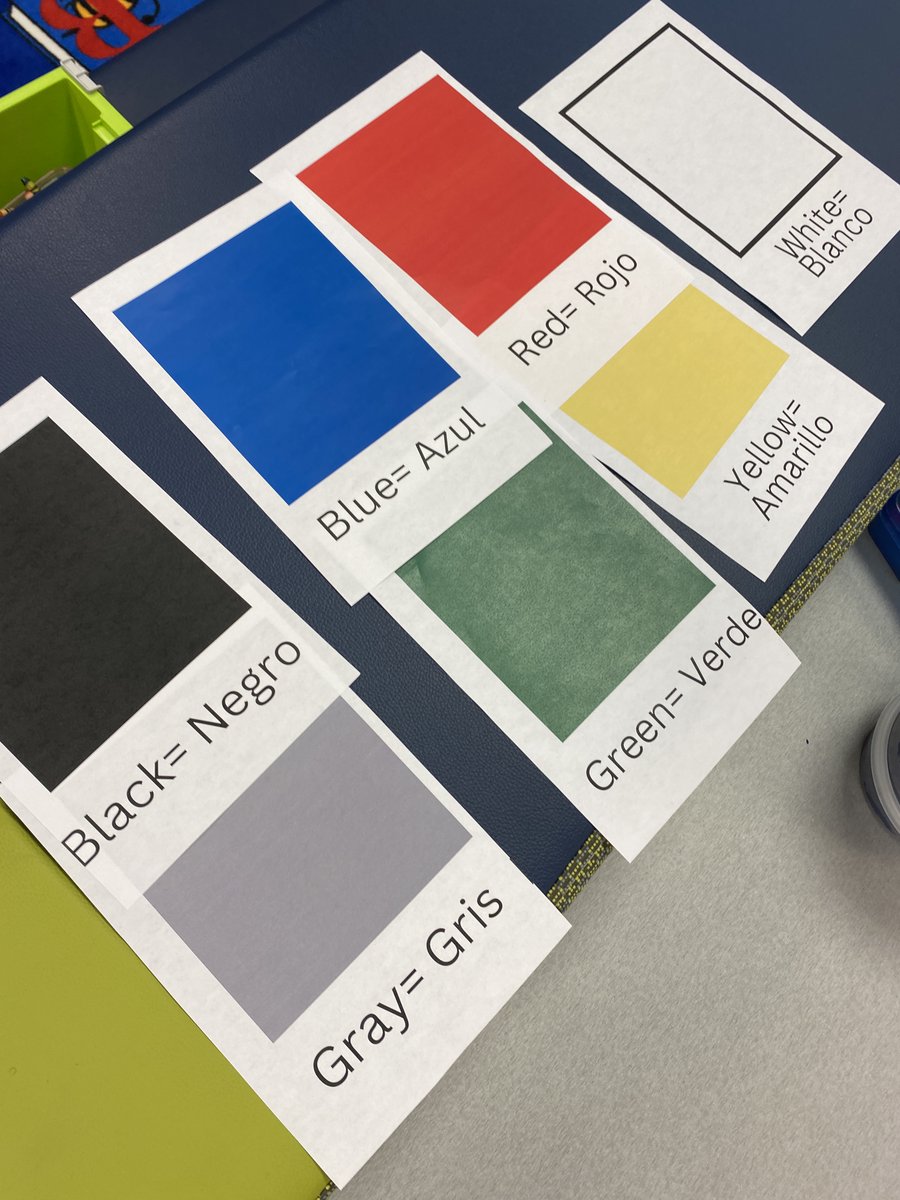 MaryFordLibrary's tweet photo. Celebrating #NationalHispanicHeritageMonth! Estamos aprendiendo los nombres de los colores en español! Thank you @JeanetteWinter for telling the story of Luis Soriano and his #Biblioburro @VOCALCCSD @MaryFordPanther @CCSDConnects @ElementaryHart https://t.co/hKc0RRIFQW
