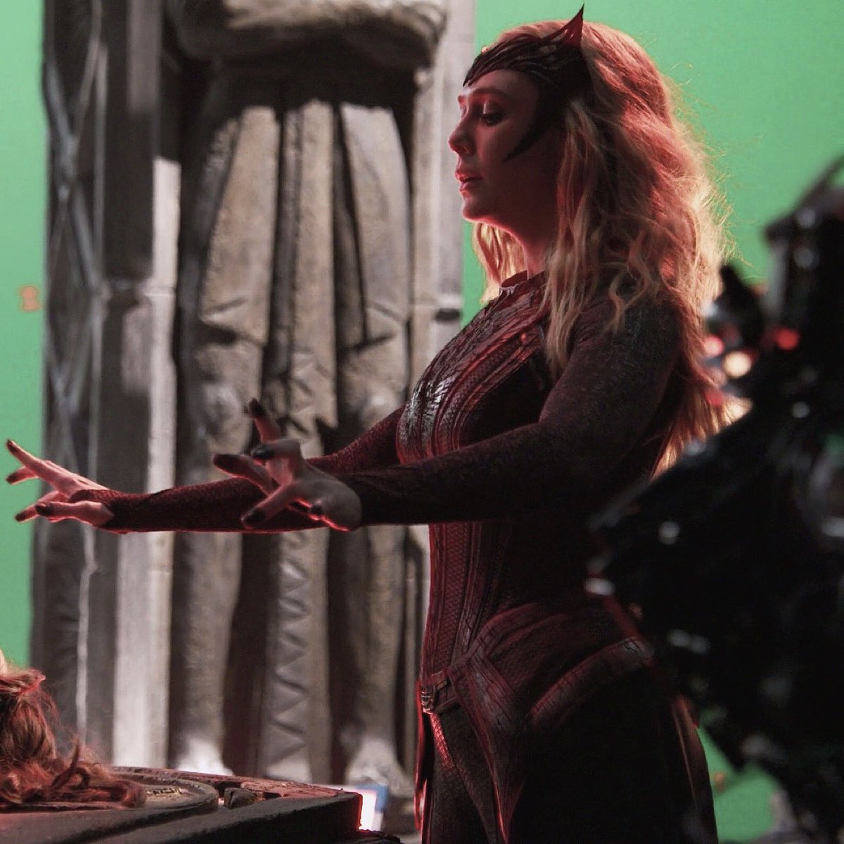 lizzieollxen's tweet photo. Lizzie on the set of multiverse of madness https://t.co/btQxhqM36k