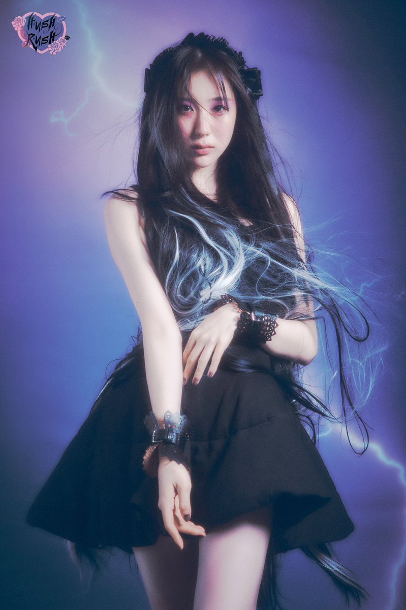 official_LCY's tweet photo. LEE CHAE YEON 1st Mini Album
[HUSH RUSH]

Vampire 🕸

Coming Soon
2022. 10. 12 PM 6

#이채연 #LEECHAEYEON #HUSHRUSH https://t.co/1PIqzk11SH