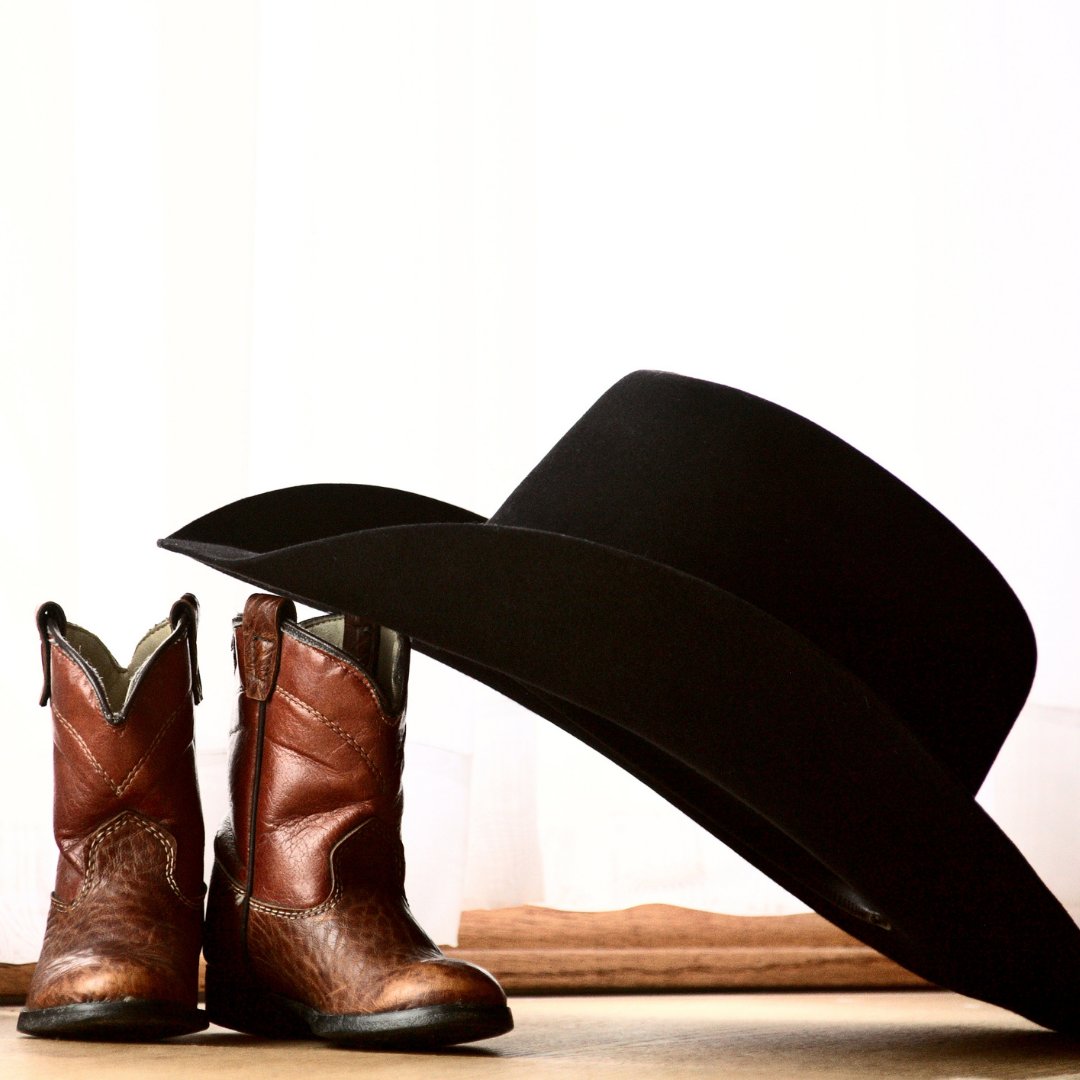 pipersopera's tweet photo. COUNTRY DANCING WITH DJ JEREMY TONIGHT! 🤠
Head to historic #PipersOperaHouse for a good old-fashioned night of #CountryDancing, tonight 6 - 10 pm at $5/person.
All ages and skill levels! The doors and bar open at 6 pm. The lesson starts at 7:30 pm.
#VirginiaCity https://t.co/m1jQZg2mwc