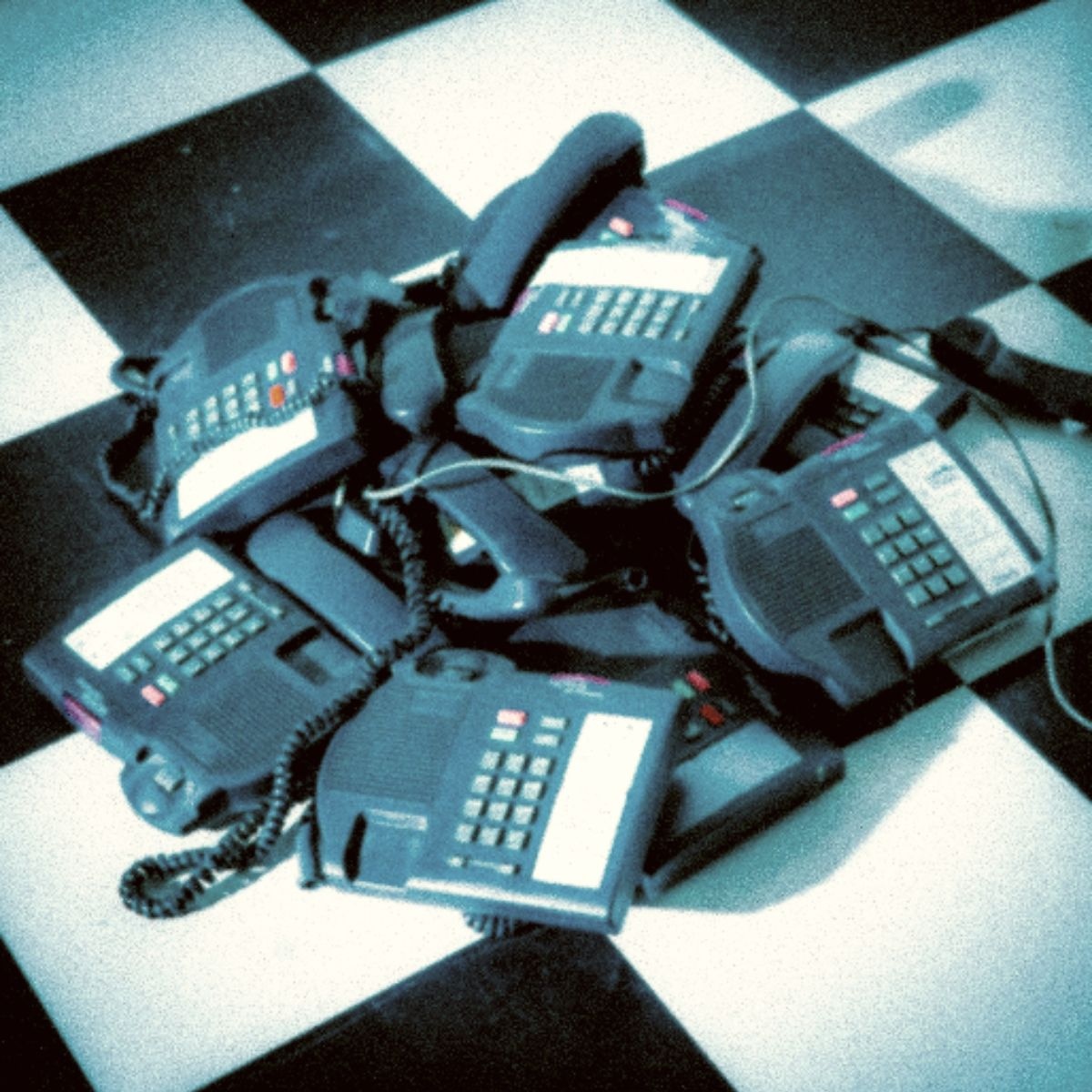 simplypayapp's tweet photo. If you wouldn't use one of these as your everyday phone, then why are you still relying on financial services from the same era? 

Don't miss out. Discover the future way of business payments with #simplypay. 

#payables #payments #currency #fintech #canada #vancouver #bc https://t.co/7up6QpndWr
