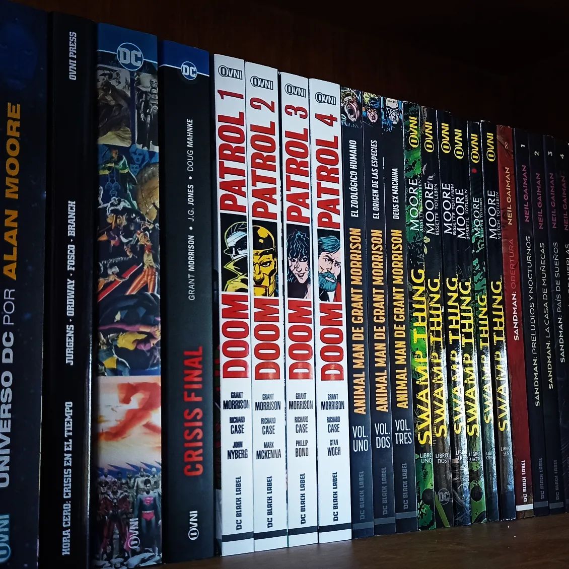 Ovnipressedit's tweet photo. ¡Terminamos el run de #GrantMorrison de #DoomPatrol y qué lindo se ve en la biblioteca! 😍 ¡Aguante la #Dumpa! 😉
#ovnipress #OvniPress14años #DCcomics #blacklabel https://t.co/1EDmXlHa2t