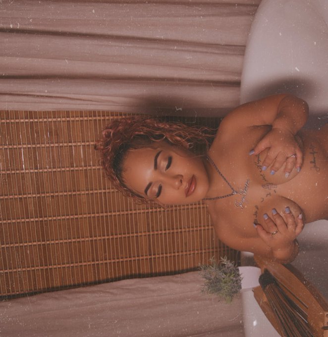 Subscribe to me on Fansly for FREE! Link in bio 💦 https://t.co/u9uInvIgZL<a href="/tag/newprofilepic"class="tags"><span>#newprofilepic</span></a>