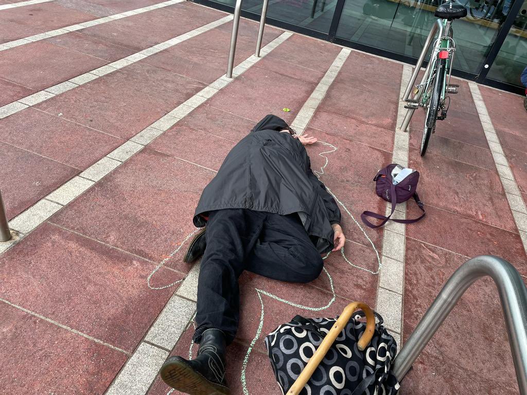 paulapeters2's tweet photo. #ToriesKill22
#ToriesForeverKill 
@DisabledPeople9 had a die-in outside the Conservative party conference to highlight the horrendous impact of austerity, the pandemic, social care cuts on disabled peoples lives.  There are over 300,000 deaths related to austerity cuts please RT https://t.co/DMpQXDitJ9