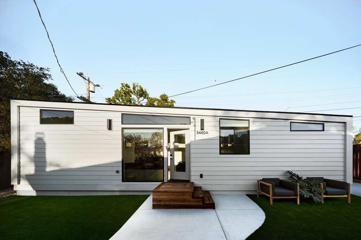 MyAbodu's tweet photo. When Calvin decided to downsize, he picked an Abodu Two. It includes two bedrooms and one bathroom, along with a kitchen and living/dining area. All in a spacious 610ft floor plan. Plenty of space for Calvin to live in style on a smaller scale.
#Abodu #Homeowner https://t.co/8pXB9MuczS