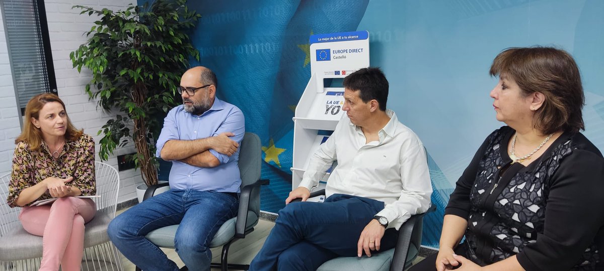 EcomayaProyecto's tweet photo. Reunión con Diputación de Castelló, con el diputado de Promoción Económica, Pau Ferrando, la jefa del Servicio de Promoción Económica y Relaciones Internacionales de la Diputación de Castelló, Ana Belén Arzo y la responsable de la oficina Europe Direct Castelló, Teresa Tena. https://t.co/mlXec35qQk
