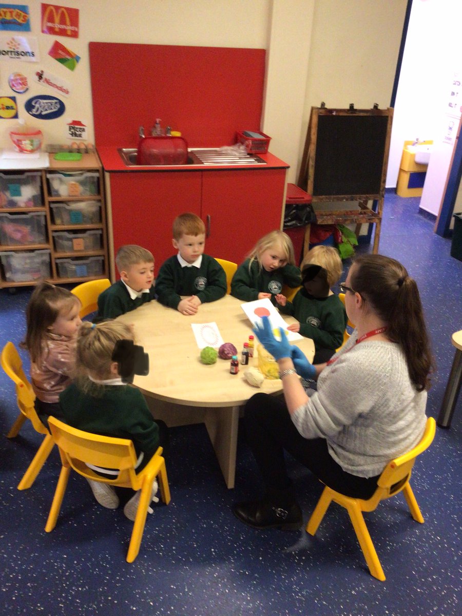 wearefoley2's tweet photo. This week our nursery children have learnt all about primary colours and then what happens when we mix them. They were all shocked when the play dough changed colour 😀 https://t.co/g3v3mGoT9O