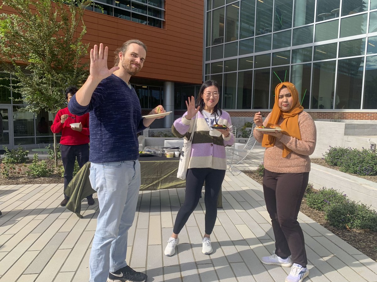 NC_PSI's tweet photo. Another hour of fun in the sun at the #NCStatePSB! Thank you to our special guests from the @FulbrightCol program for joining us yesterday!
#WorkHardPlayHard #PlantPack #IAmPSI #Fulbright
🌱🏓😁🇨🇴🌱

@QuesadaLabNCSU https://t.co/VwV7Tx2oI4