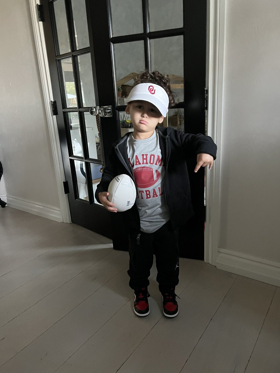 calebkkelly's tweet photo. My son Swayde dressed up as me for Red Ribbon Week on Red River Week.. 😉 https://t.co/rq4eJaW4BT