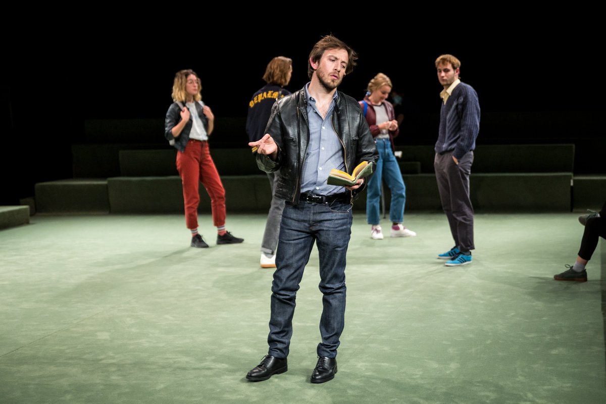 👨‍👦Ton Père I samedi 8 octobre à 20h30 I mise en scène Thomas Quillardet (artiste associé)
🤝avec le @FESTIVALAUTOMNE 

→ Infos et réservation : rb.gy/2iltrd