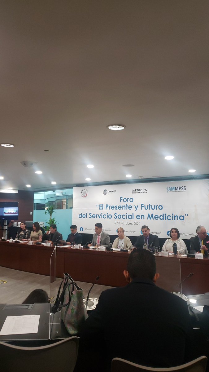 La Asociación Mexicana de Médicos en Formación, A.C. en conjunto con <a href="/AMMPSS3/">AsambleaMexicanaDeMédicosPasantesEnServicioSocial</a> y <a href="/Medsenformacion/">Colectivo Médicxs en Formación</a>, estamos dando inicio al foro "El presente y el futuro del servicio social en medicina". 

Acompáñanos durante este magno evento, #PorUnServicioSocialSeguro