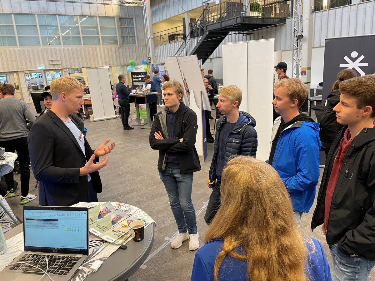 Swerim (@swerim_) on Twitter photo M-JET pÄ <a href="/LTUniv/">LuleÄ tekniska universitet</a> en succé.
Alltid lika kul att besöka universiteternas arbetsmarknadsdagar. I dag hade turen kommit till Maskinteknologsektionens egen arbetsmarknadsdag. MÄnga nya bekantskaper - nyfikna och intresserade studenter.
Tack alla! Vi kommer tillbaka :)
#masterthesis M-JET pÄ <a href="/LTUniv/">LuleÄ tekniska universitet</a> en succé.
Alltid lika kul att besöka universiteternas arbetsmarknadsdagar. I dag hade turen kommit till Maskinteknologsektionens egen arbetsmarknadsdag. MÄnga nya bekantskaper - nyfikna och intresserade studenter.
Tack alla! Vi kommer tillbaka :)
#masterthesis