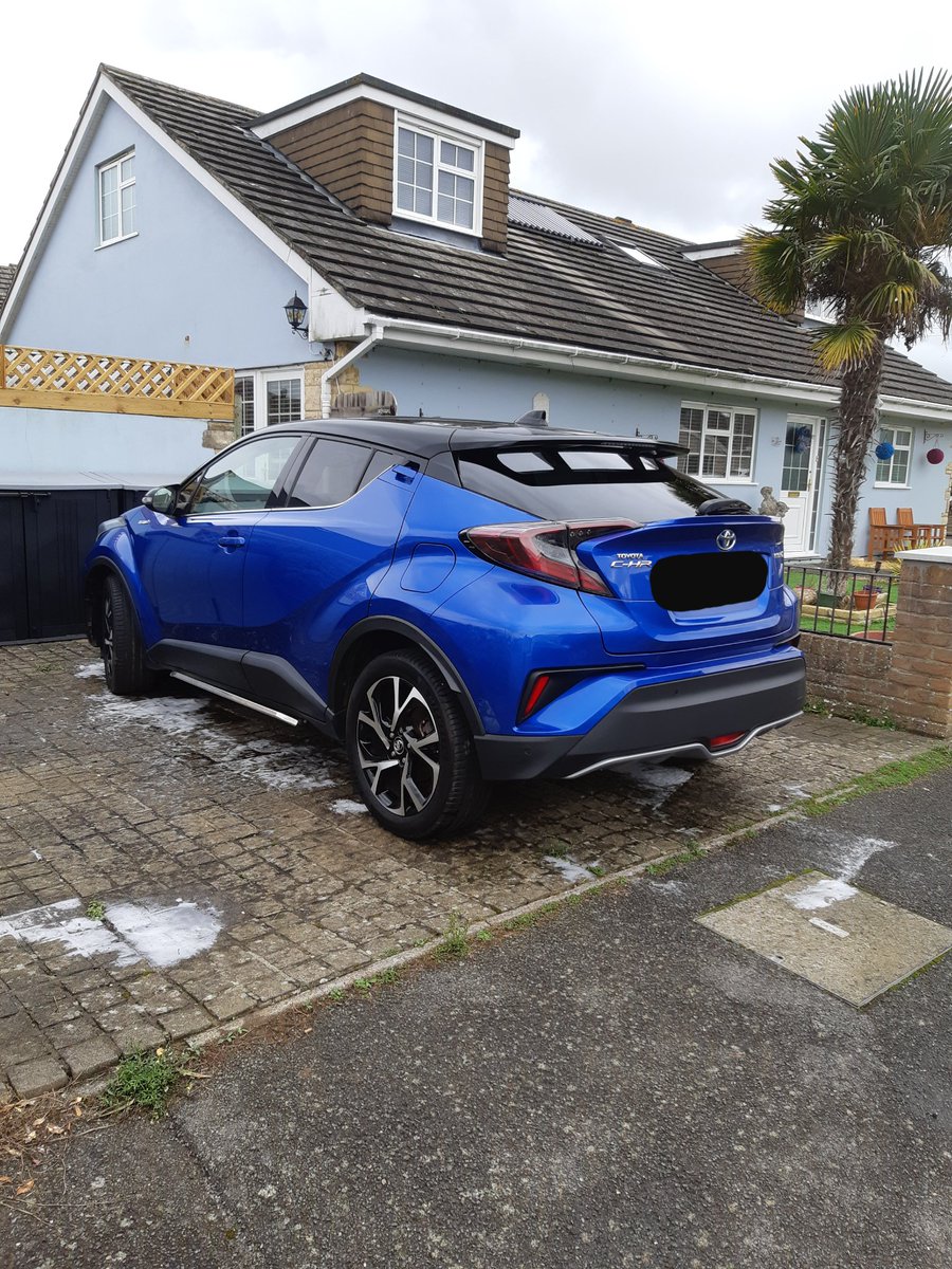 ChrisWilmott's tweet photo. Rainy showroom valet on this Toyota C-HR this afternoon! 🌧🌧

#wilmottvaleting #showroomvalet #toyota https://t.co/6CeSBnIU5e