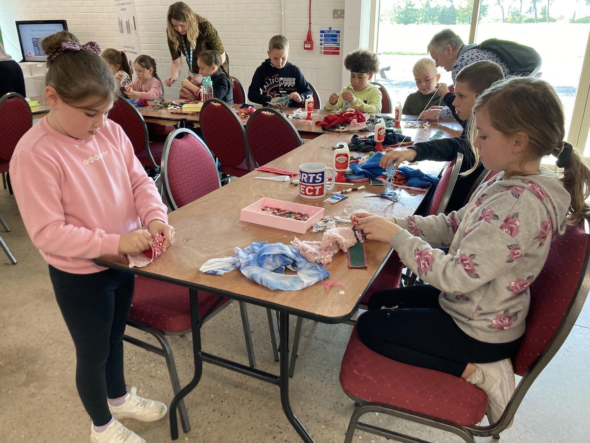 sthughspri's tweet photo. Year 5 had a great time celebrating Lincolnshire Day at the @LincsShowground 
Thanks to all the exhibitors  @LincsWildlife @LIATLincoln @ladies_in_pigs @bluecastlenews @LincChalkStream @Prikli_Pear @cotehillcheese @NaylorFlowers @IntBCC @lincscoop @oylincolnshire https://t.co/5cbOOoLlhP
