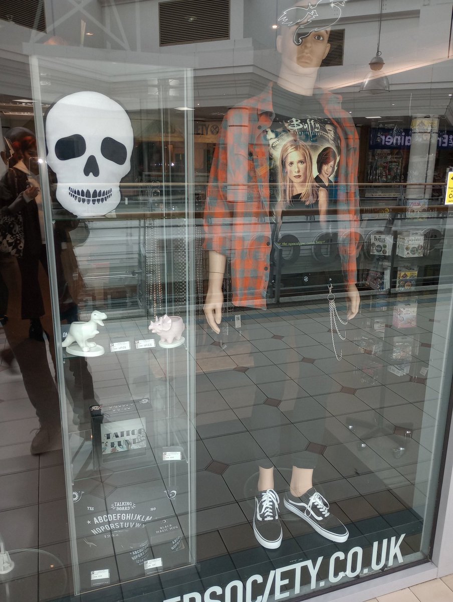 SeventiesLegend's tweet photo. Shop window on the top floor in The Galleries, Bristol city centre! #BuffyLives #Buffy https://t.co/eHbd8u4qYR