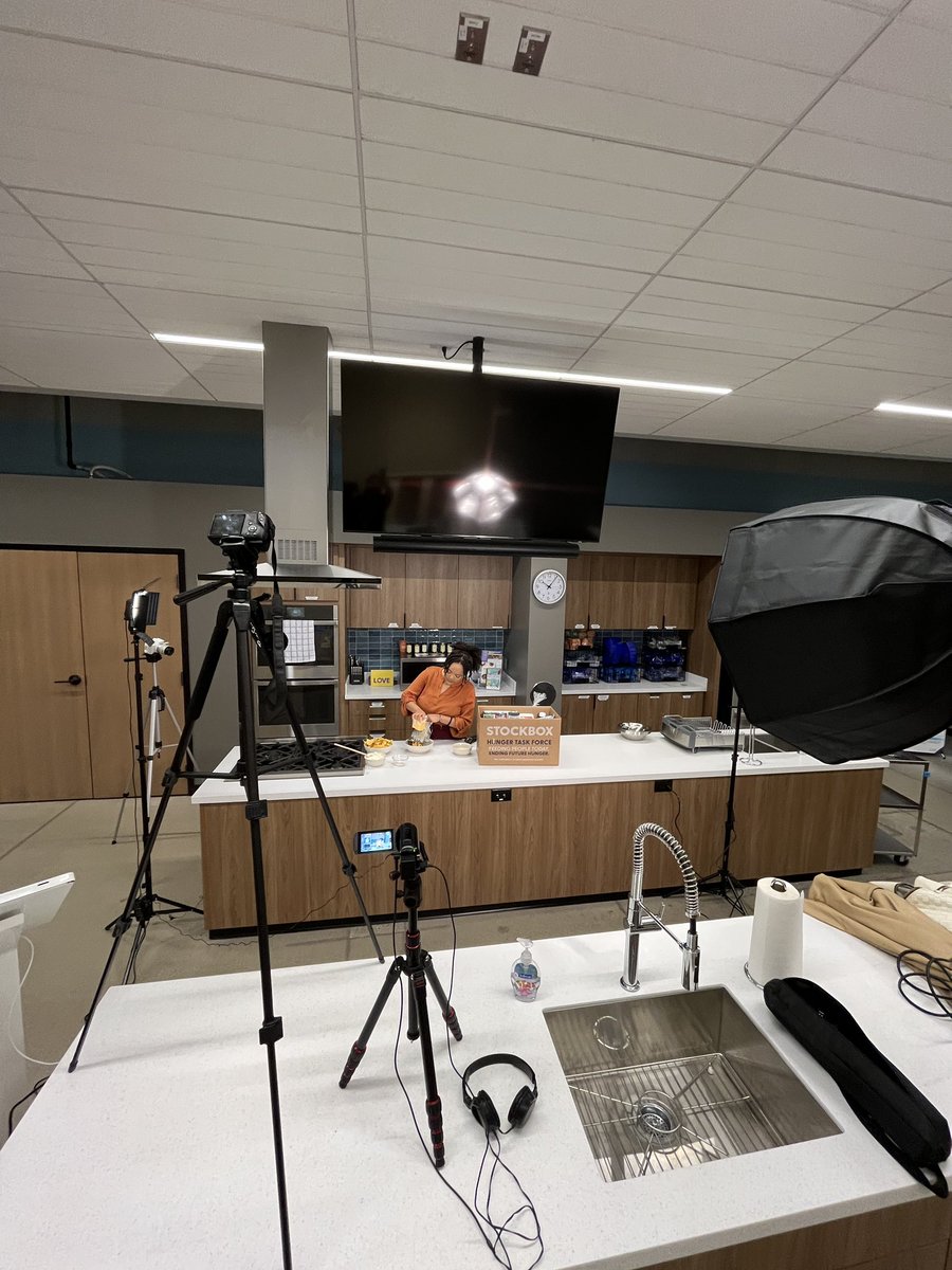 nick_dettmann's tweet photo. Behind the scenes look for our next healthy eating cooking demonstration!

https://t.co/PQ6FuSNyvr

#healthyeating #partydish https://t.co/B1CcSzuk0K